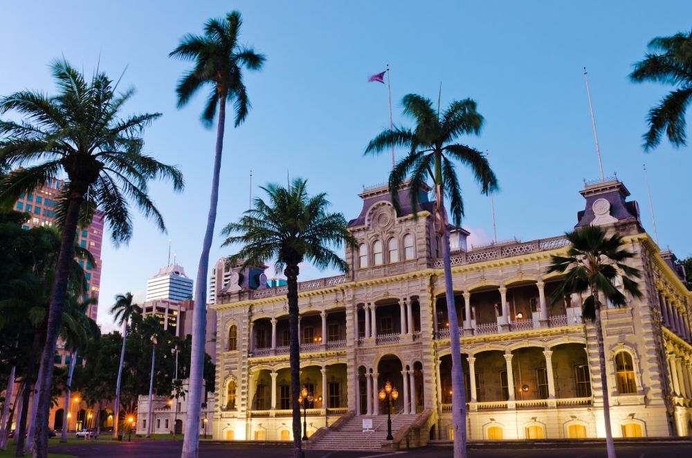 Iolani Palace at night in Honolulu